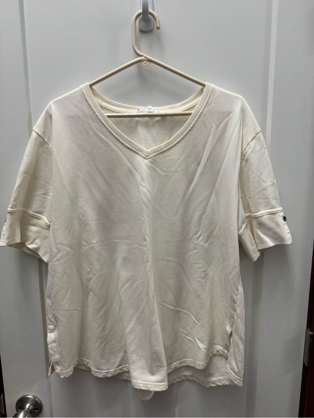 Jane and Delancey Short Sleeve V-Neck Tee in Cream